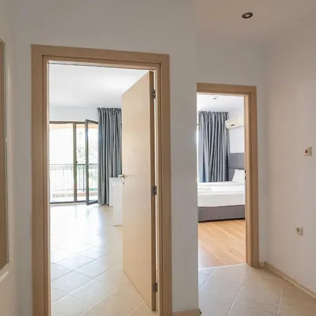 Apartreginacarevo 사레보